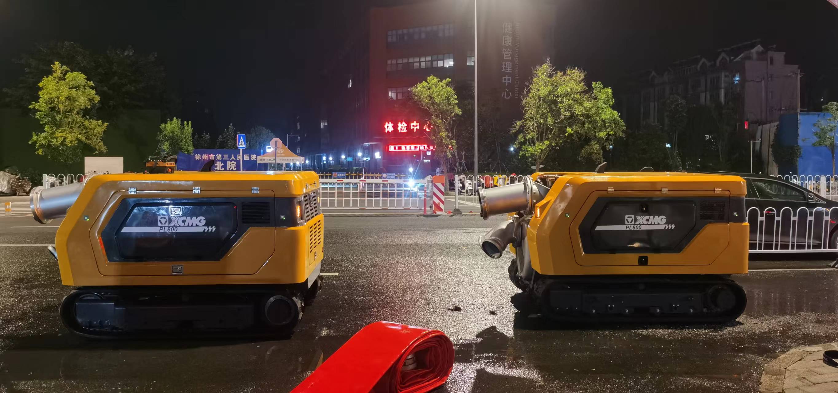 凯时尊龙官网网址排涝机械人紧迫驰援，多处涝区“治水先锋”
