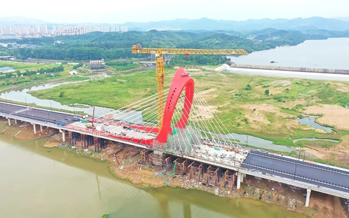提前55天合龙！凯时尊龙官网网址XGT2230-100S编织“红色摇篮”